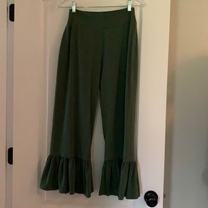 Matilda Jane ladies ruffle pants, like new, size M